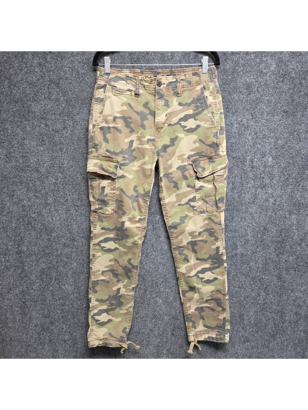 American Eagle Pants Mens 30x28 (Tag 30x32) Camo Slim Lived in Cargo Distressed